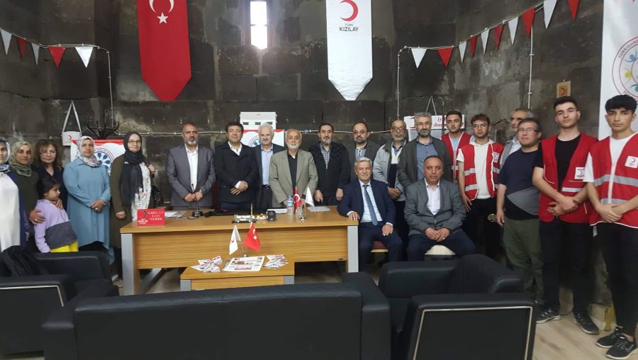 tyb-gonul-sohbetleri-suruyor-bu-hafta-uyemiz-haci-sari-necip-fazili-anlatti-1 project cover image