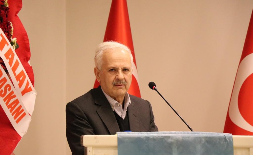 yazarlardan-tarihe-yolculuk project cover image