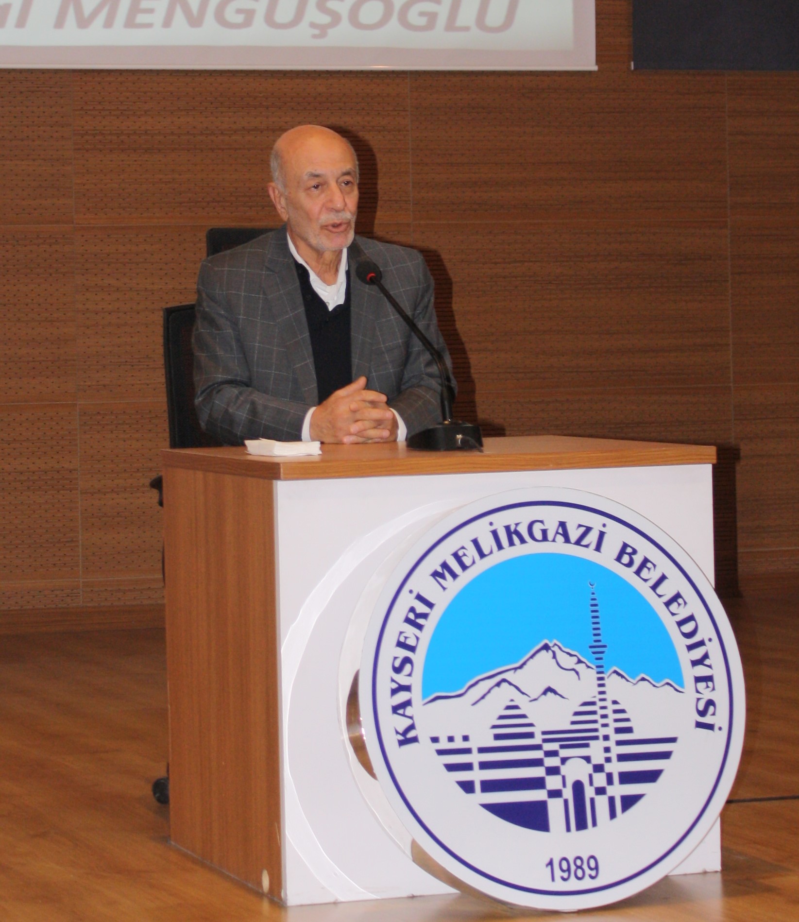 akif-hic-unutulmayacak-seyler-yaptigi-icin-konusuyoruz project cover image